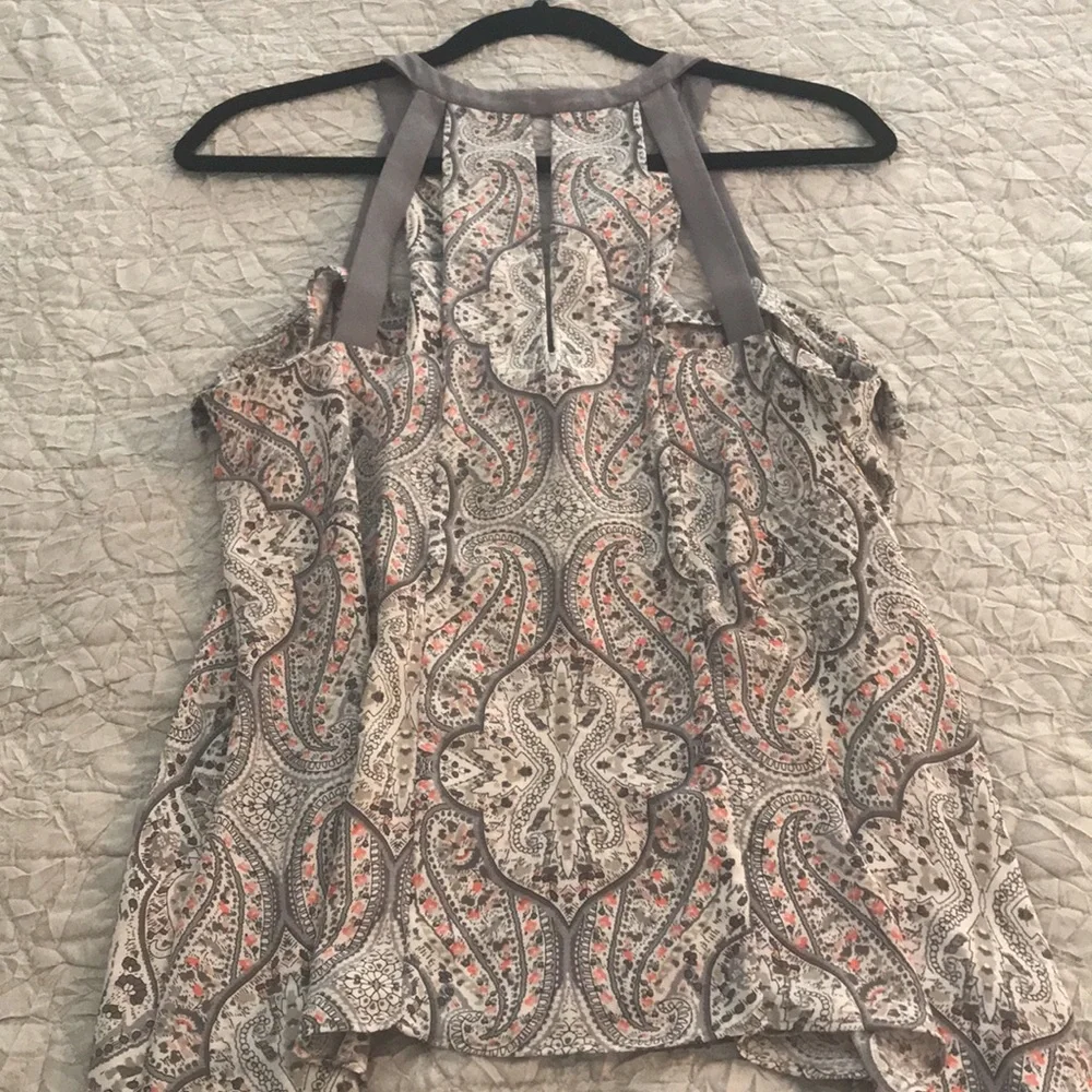 New BCBG Maxazria Grey and Light Pink Top - light and airy, perfect for Summer - Picture 6 of 6